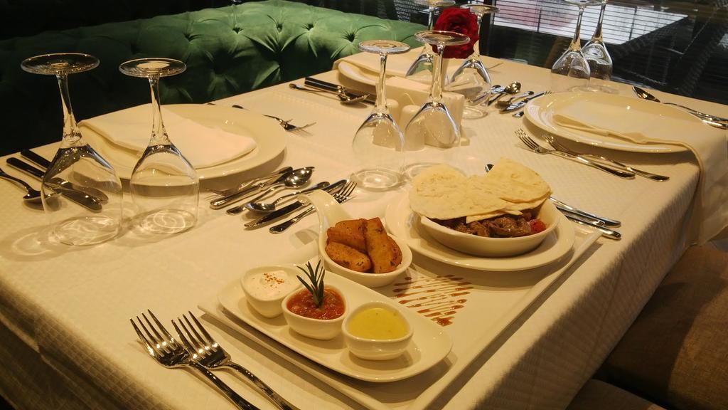 Atasehir Palace Hotel & Conference İstanbul Dış mekan fotoğraf