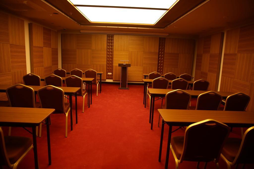 Atasehir Palace Hotel & Conference İstanbul Dış mekan fotoğraf