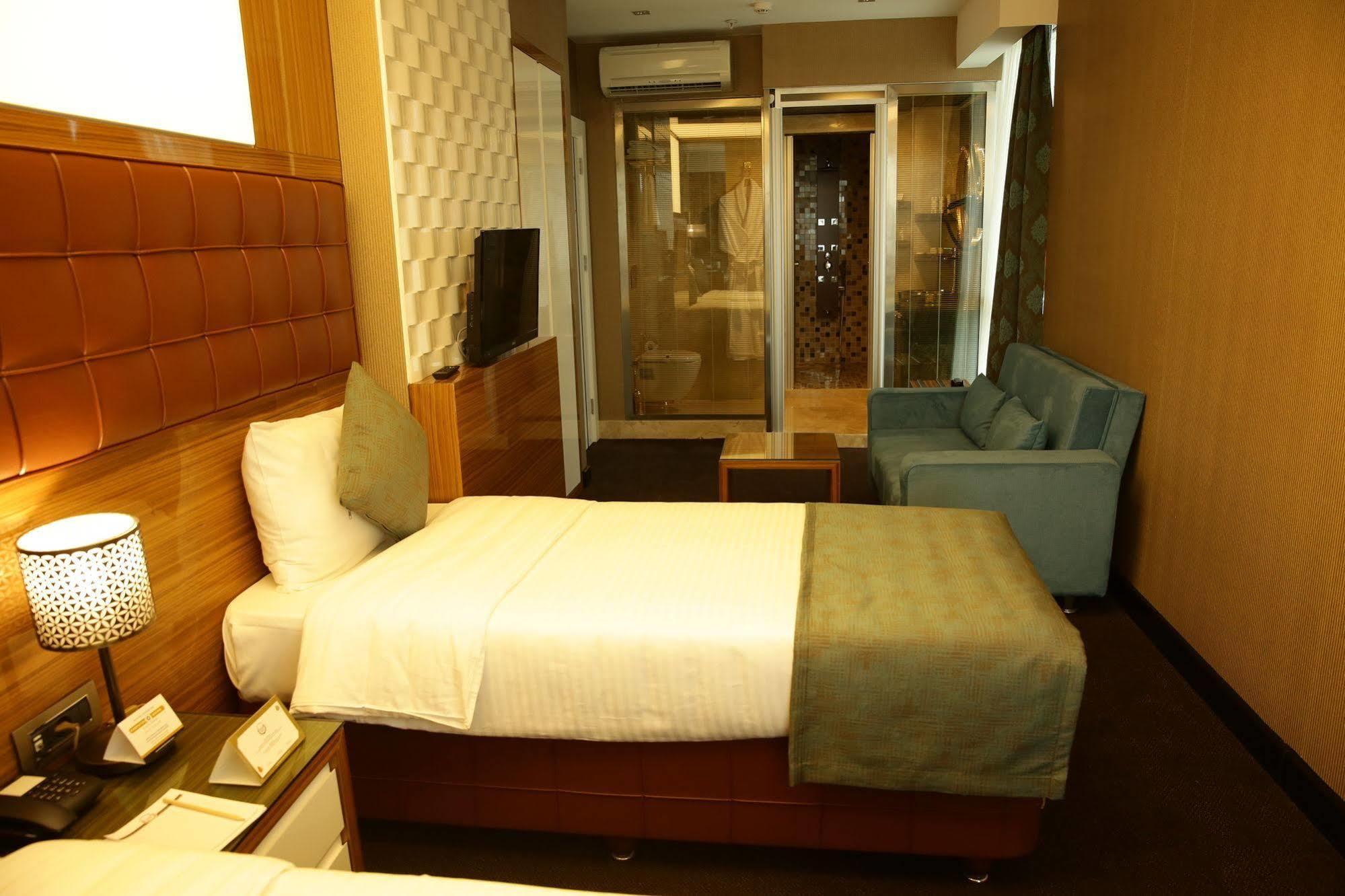 Atasehir Palace Hotel & Conference İstanbul Dış mekan fotoğraf