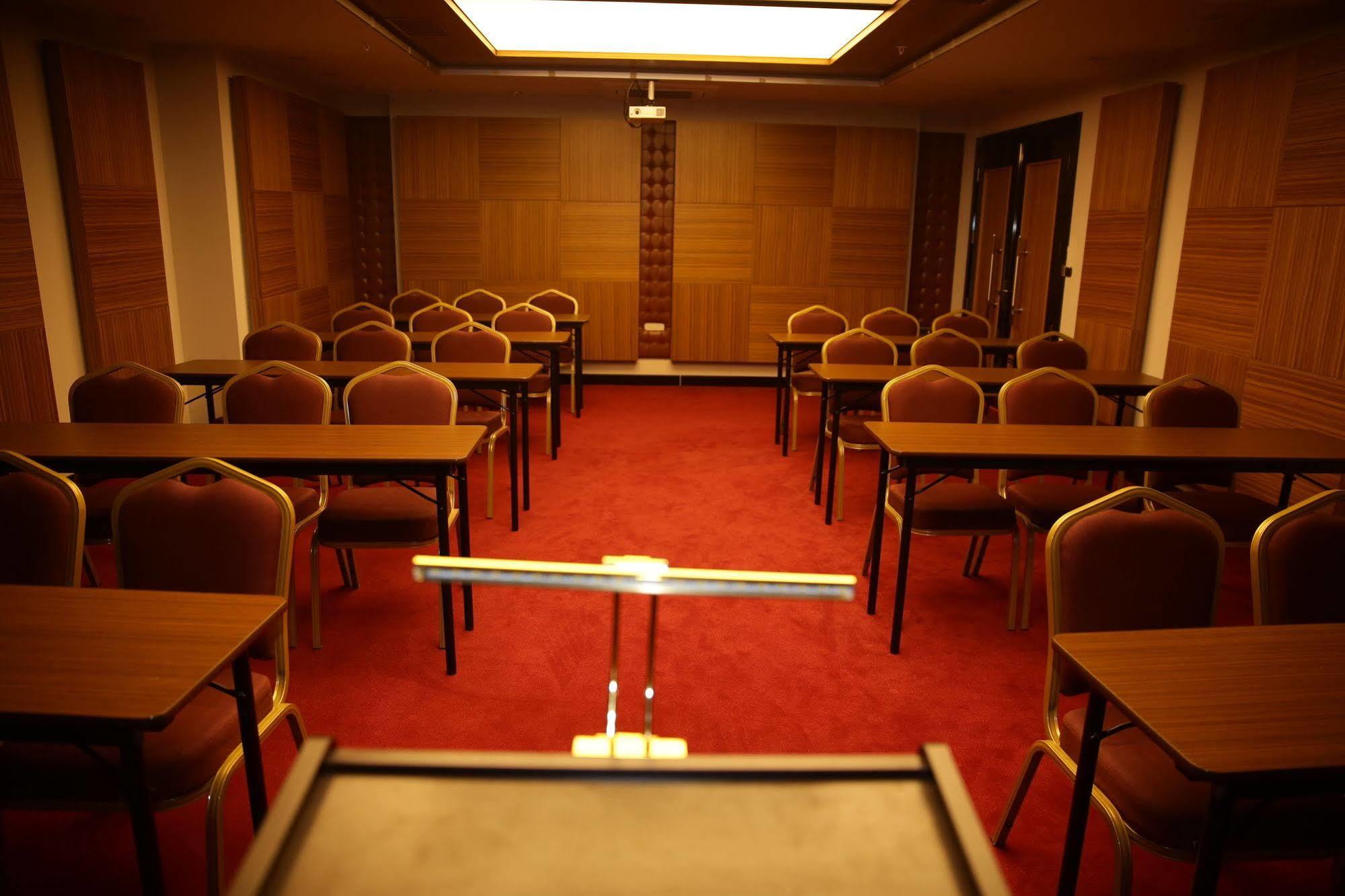 Atasehir Palace Hotel & Conference İstanbul Dış mekan fotoğraf