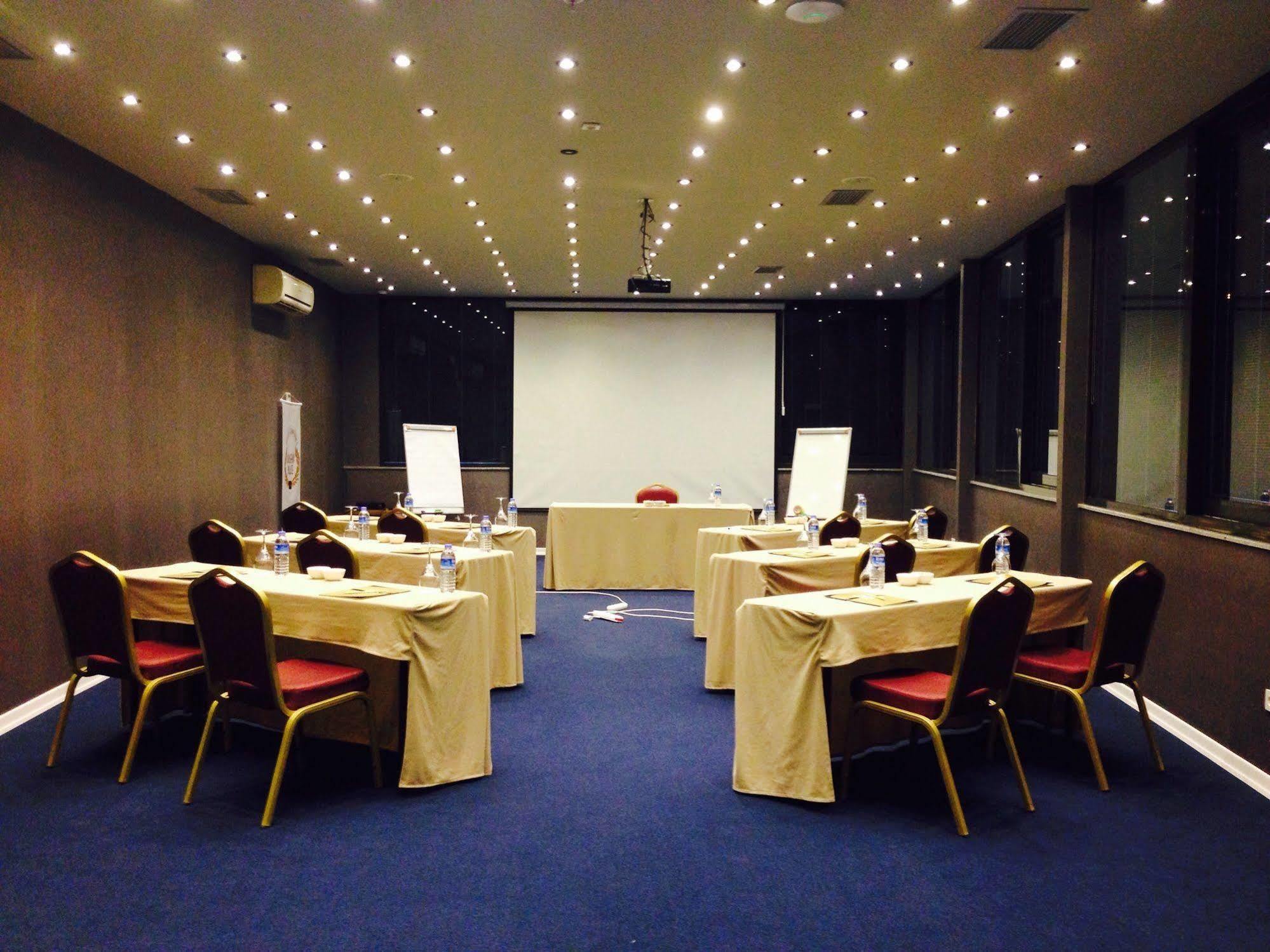 Atasehir Palace Hotel & Conference İstanbul Dış mekan fotoğraf